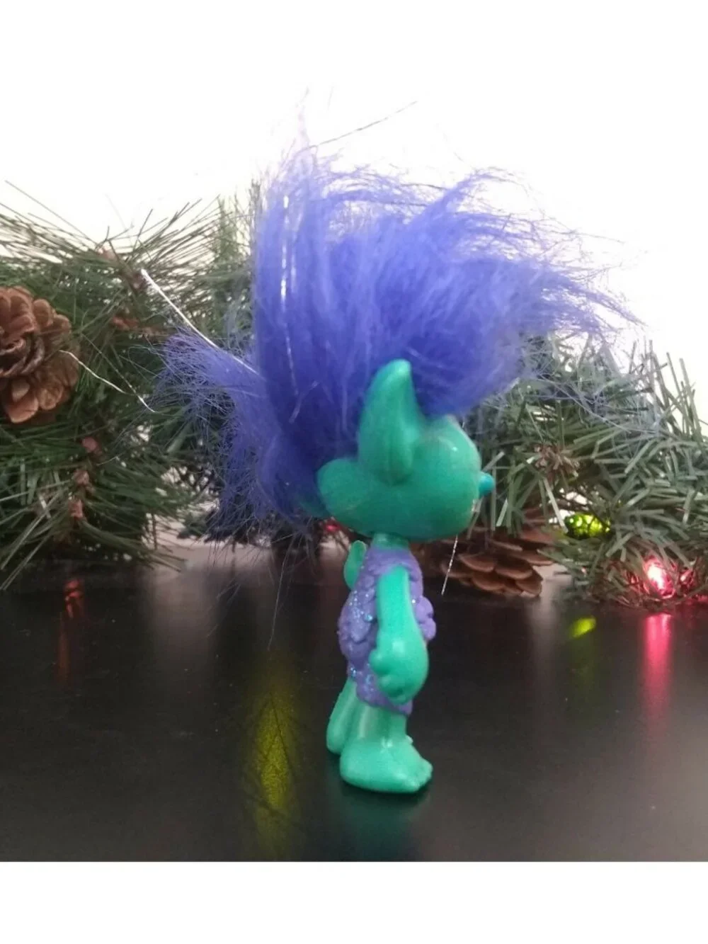 Hasbro DWA LLC Troll Green Glitter Blue Doll w/ Purple Outfit 4
